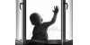 Американские эксперты сформулировали правила защиты детей от выпадения из окна