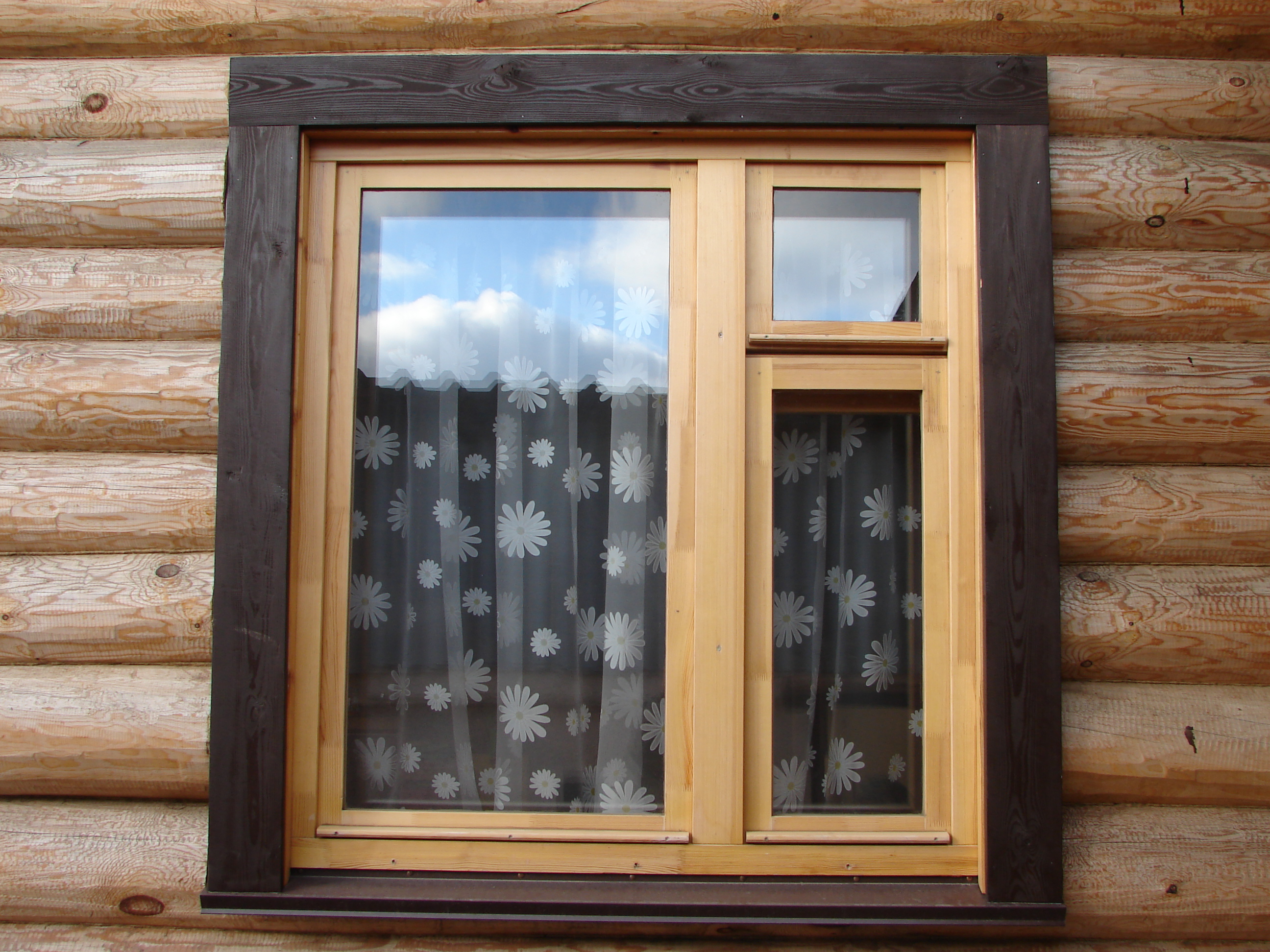 деревянный окно